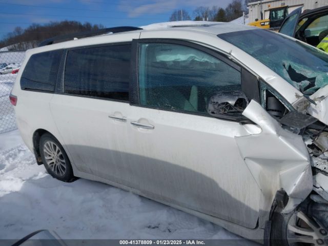 5TDYZ3DC5LS083490 Toyota SIENNA XLE