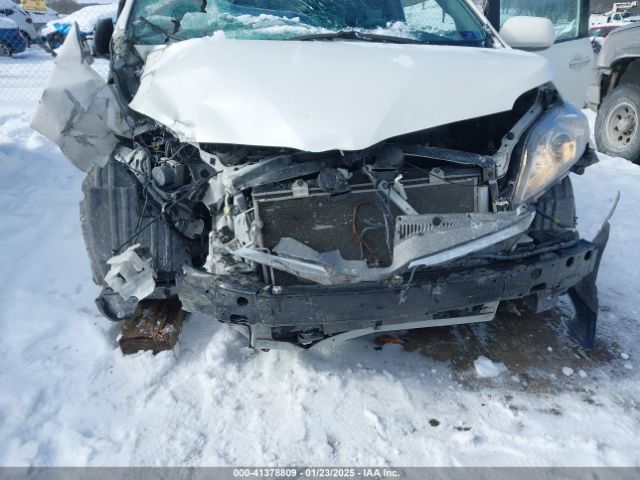 5TDYZ3DC5LS083490 Toyota SIENNA XLE