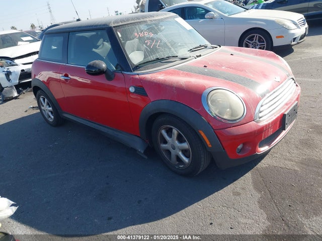 2008 MINI COOPER WMWMF33578TU67786 Photo 0