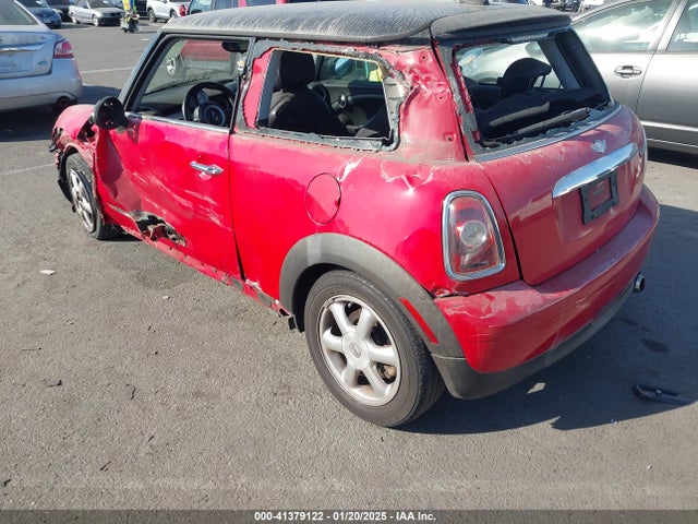 2008 MINI COOPER WMWMF33578TU67786 Photo 2