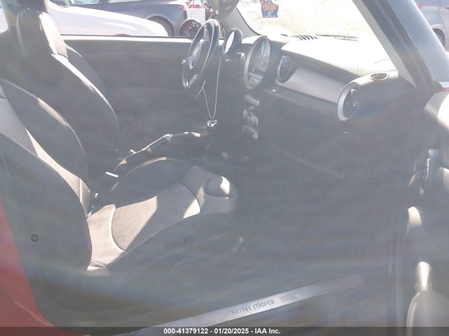 2008 MINI COOPER WMWMF33578TU67786 Photo 4