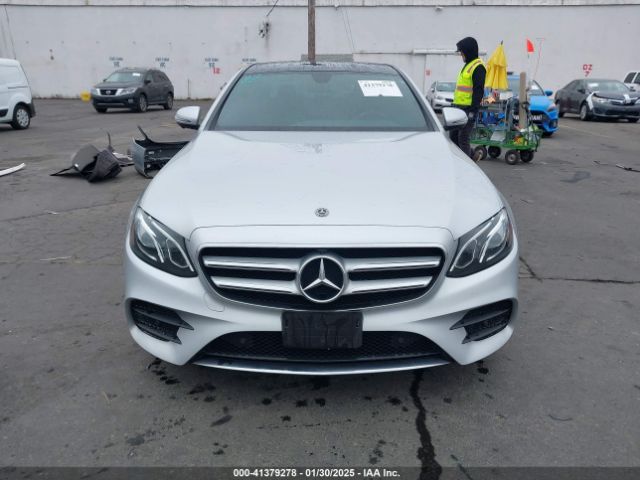 WDDZF4JB9KA609393 Mercedes-Benz E 300