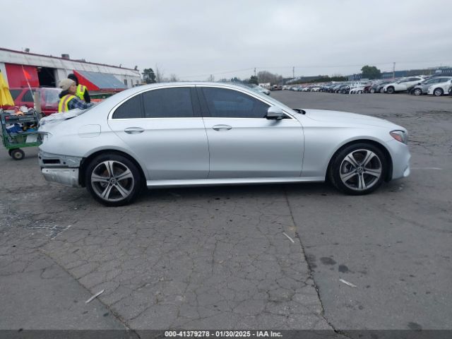 WDDZF4JB9KA609393 Mercedes-Benz E 300