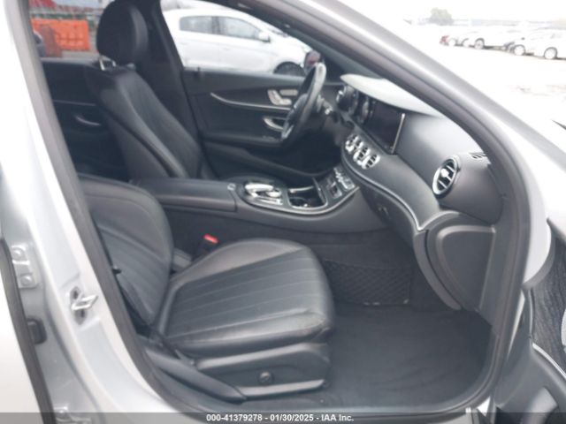 WDDZF4JB9KA609393 Mercedes-Benz E 300