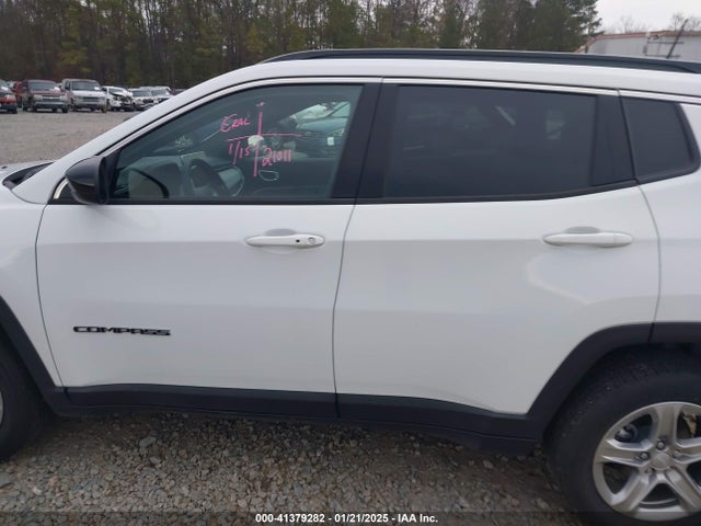 Jeep Compass Latitude 4x4 2024 3C4NJDBN2RT604474 Image 13