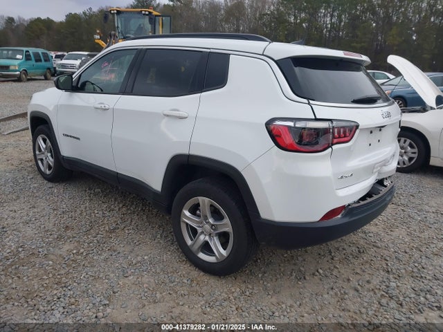 Jeep Compass Latitude 4x4 2024 3C4NJDBN2RT604474 Image 3