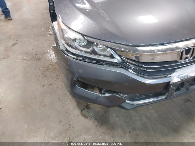 Honda ACCORD SEDAN 2017 1HGCR2F13HA027442 Image 18