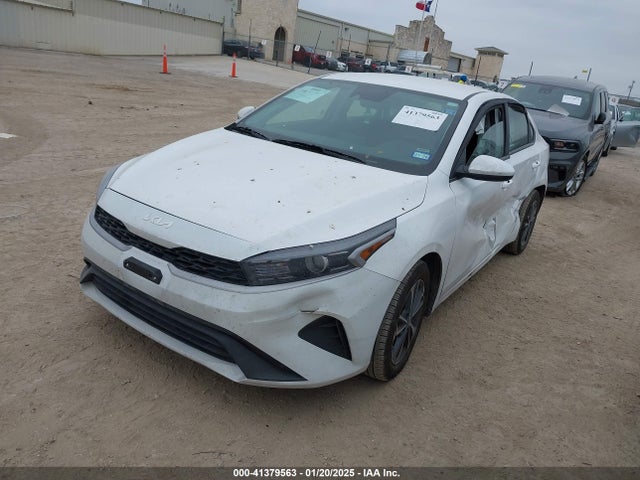 KIA Forte Lxs 2024 3KPF24AD4RE748882 Image 2