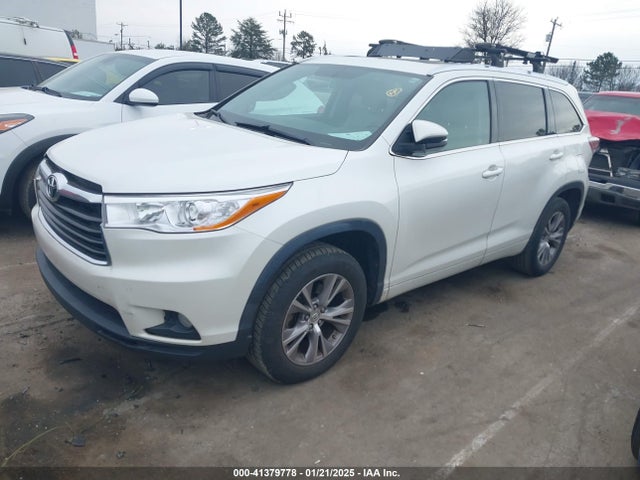 Toyota Highlander Xle V6 2014 5TDKKRFH2ES010070 Image 2