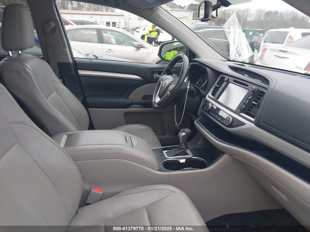 Toyota Highlander Xle V6 2014 5TDKKRFH2ES010070 Image 5