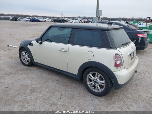 2012 MINI COOPER WMWSU3C51CT185181 Photo 2