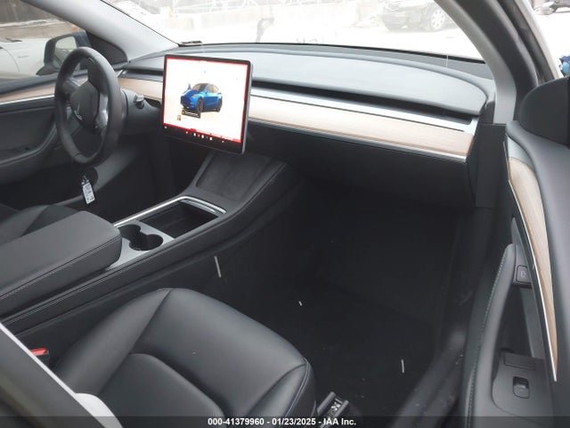 2023 TESLA MODEL Y 7SAYGDEF1PF970697 Photo 4