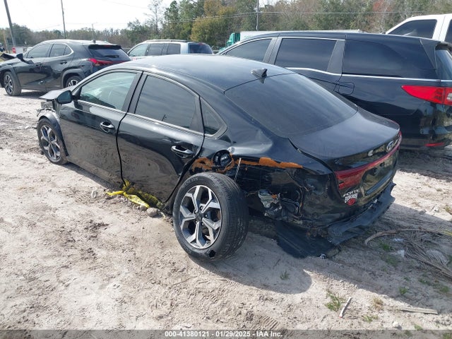 3KPF24AD7ME394915 KIA Forte Lxs