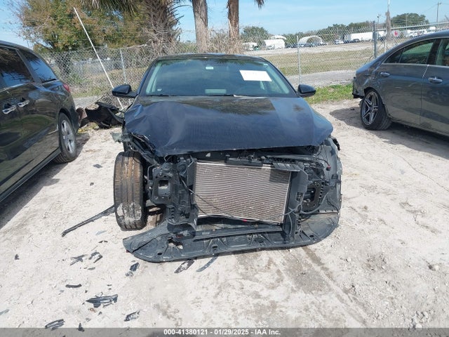 3KPF24AD7ME394915 KIA Forte Lxs