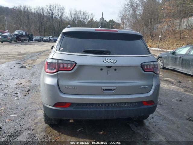 3C4NJDBB4NT131810 Jeep Compass Latitude 4x4