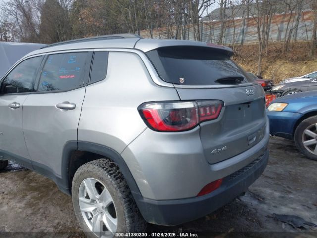 3C4NJDBB4NT131810 Jeep Compass Latitude 4x4