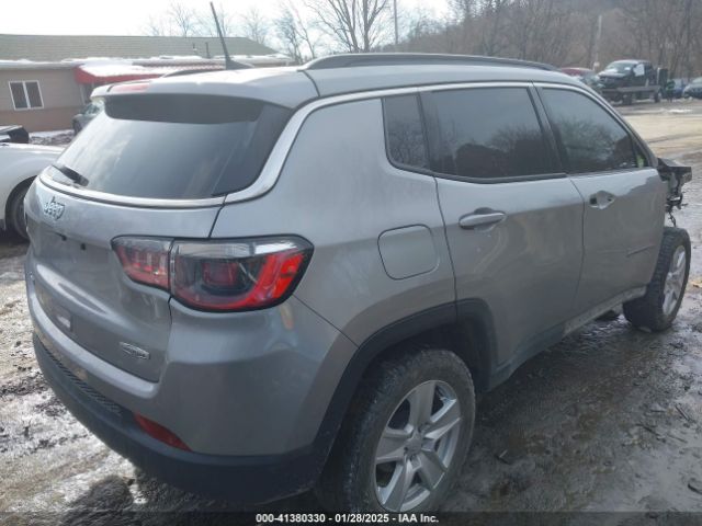 3C4NJDBB4NT131810 Jeep Compass Latitude 4x4