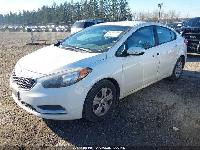 KIA FORTE LX 2016 KNAFK4A60G5579094 Image 2