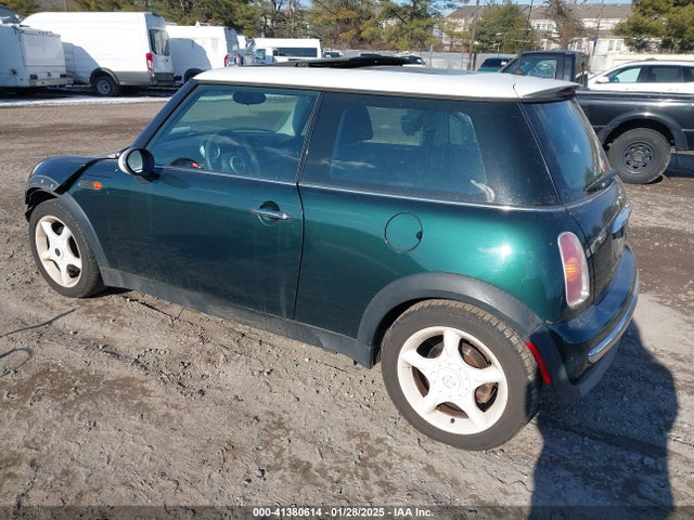 2004 MINI COOPER WMWRC33424TJ57495 Photo 2