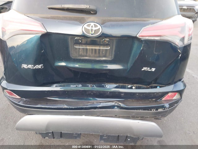 Toyota Rav4 Xle 2018 JTMWFREV2JJ151595 Image 6
