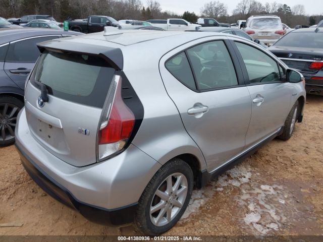 JTDKDTB37H1595957 Toyota Prius C One