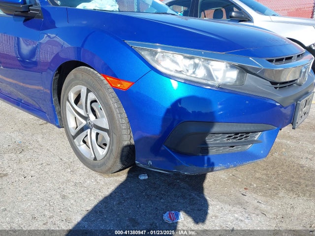 Honda Civic Lx 2018 2HGFC2F5XJH558887 Image 20