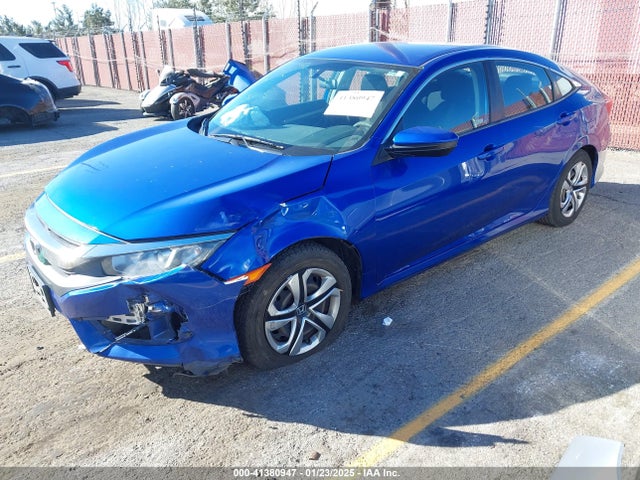 Honda Civic Lx 2018 2HGFC2F5XJH558887 Image 2