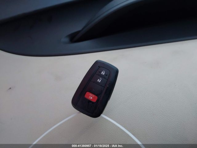 JTDKARFU8H3544518 Toyota Prius Three