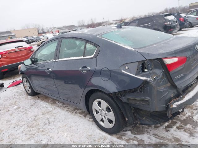 KNAFK4A63G5558773 KIA Forte