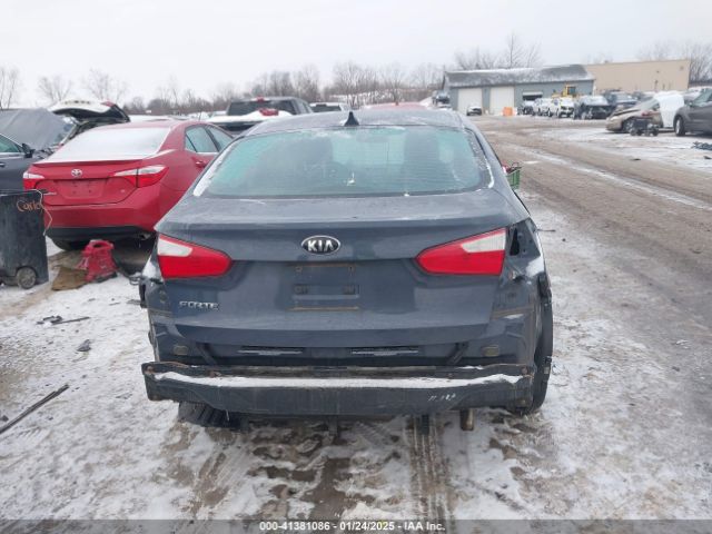 KNAFK4A63G5558773 KIA Forte