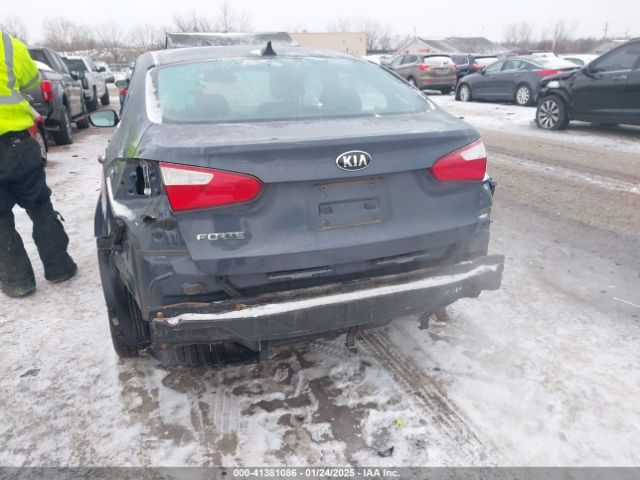 KNAFK4A63G5558773 KIA Forte