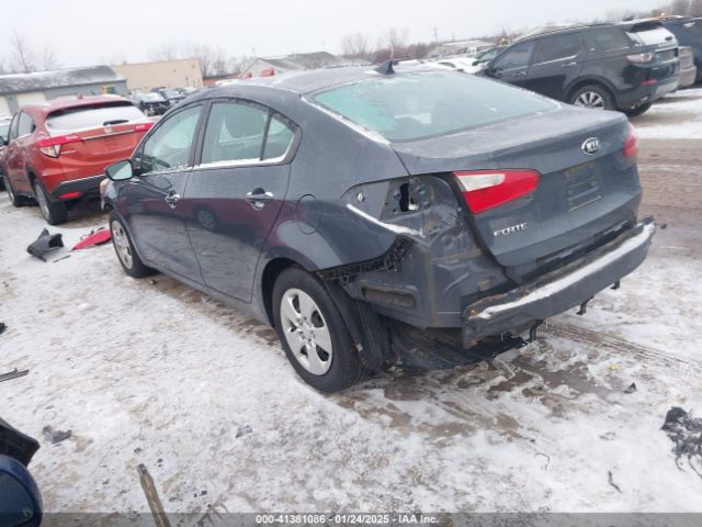 KNAFK4A63G5558773 KIA Forte