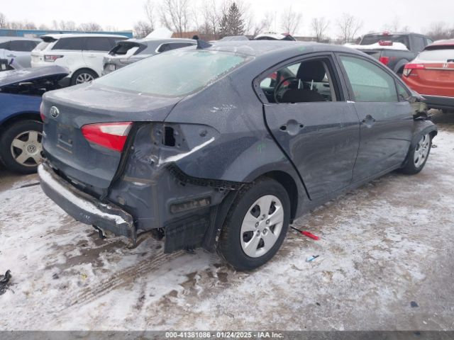 KNAFK4A63G5558773 KIA Forte