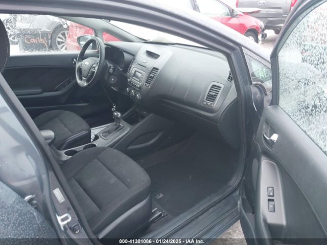 KNAFK4A63G5558773 KIA Forte