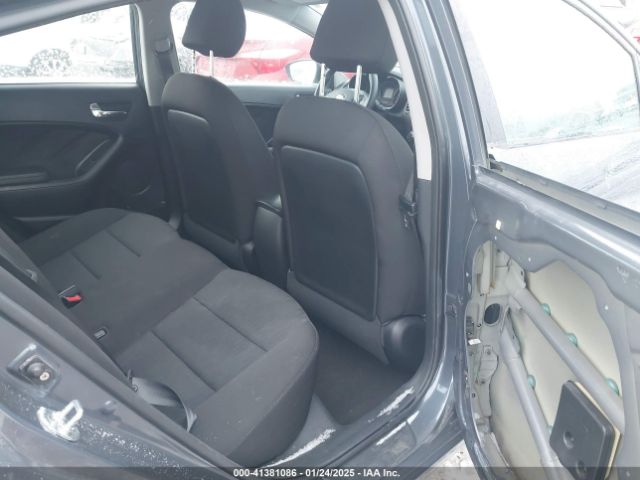 KNAFK4A63G5558773 KIA Forte