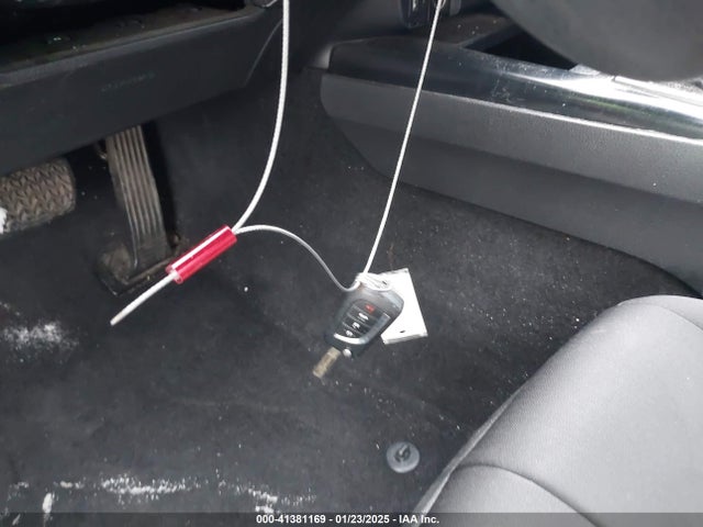 4T1B11HK8JU675392 Toyota CAMRY LE