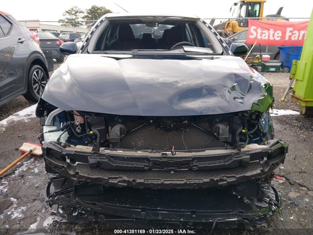 4T1B11HK8JU675392 Toyota CAMRY LE