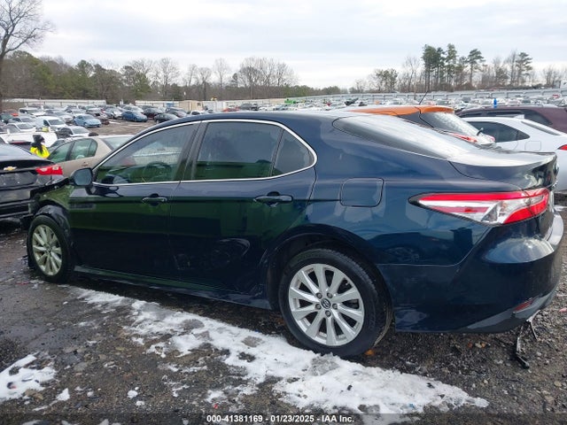 4T1B11HK8JU675392 Toyota CAMRY LE