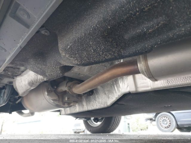 5TDKDRBH4RS537730 Toyota Highlander Le