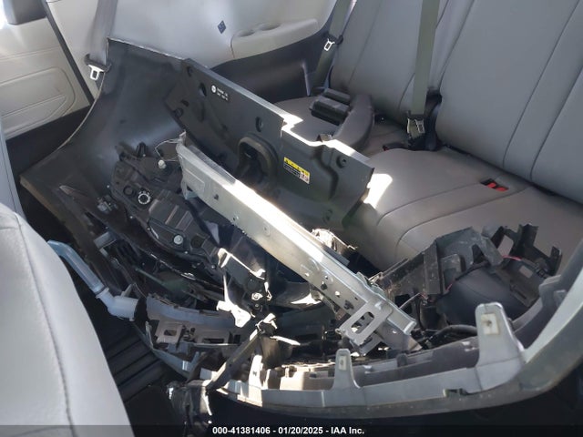 5TDYRKEC9MS023318 Toyota SIENNA XLE