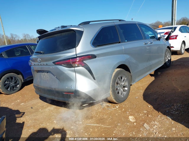5TDYRKEC9MS023318 Toyota SIENNA XLE