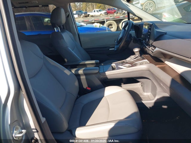 5TDYRKEC9MS023318 Toyota SIENNA XLE