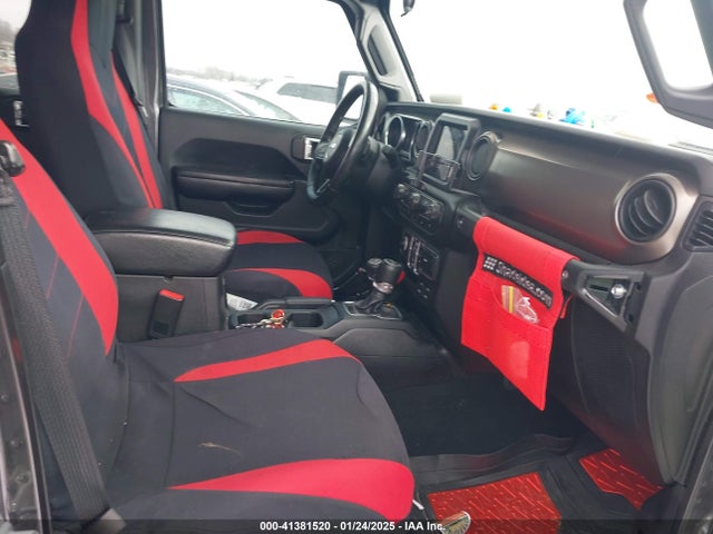 1C4HJXDG4JW228078 Jeep Wrangler Unlimited Sport S 4x4