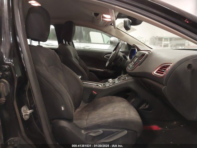 Chrysler 200 Limited 2015 1C3CCCAB4FN612921 Image 5