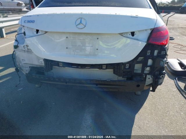 W1KAF4GB4PR108957 Mercedes-Benz C 300 Sedan