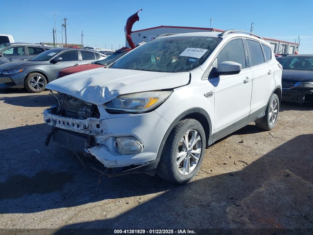 1FMCU0GDXJUD50428 Ford ESCAPE SE