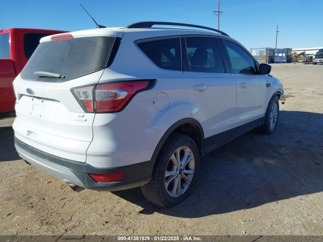 1FMCU0GDXJUD50428 Ford ESCAPE SE