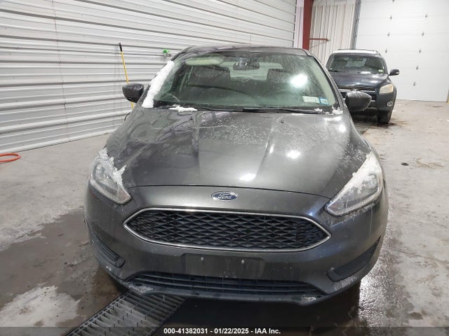 Ford FOCUS SE 2018 1FADP3K23JL326913 Image 12