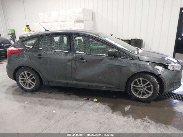 Ford FOCUS SE 2018 1FADP3K23JL326913 Image 13