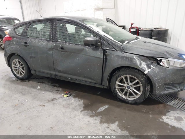 Ford FOCUS SE 2018 1FADP3K23JL326913 Image 6